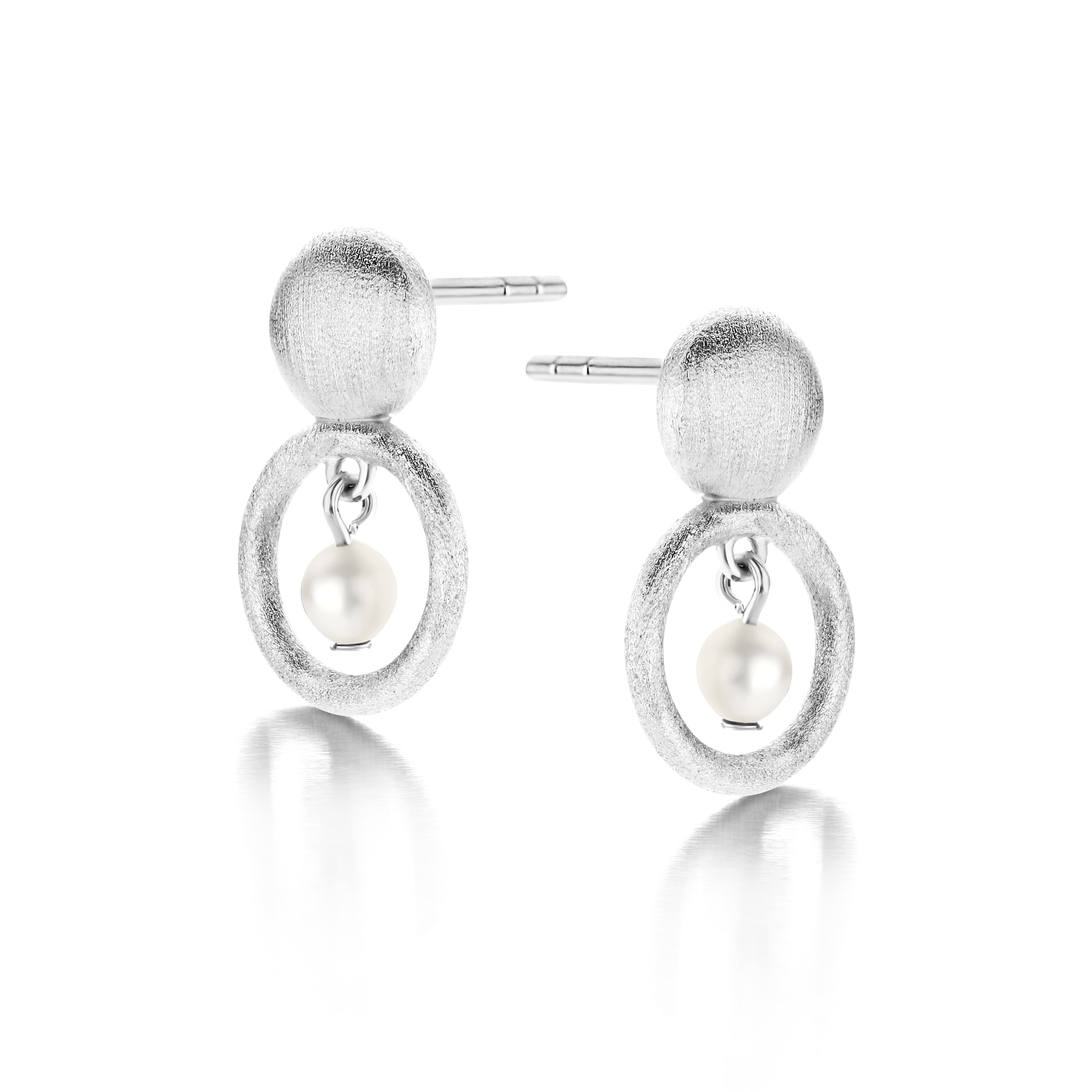 ANNIKA STUD PEARL-1